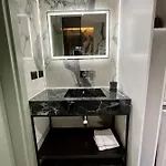 Queens Luxury 아파트 티라나