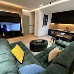 아파트 Queens Luxury *