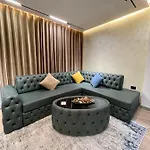 Queens Luxury Apartamento