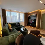 Queens Luxury 아파트 티라나