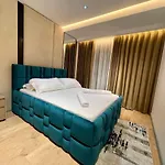 Queens Luxury Apartamento Tirana