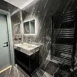 Apartamento Queens Luxury Tirana