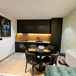 Apartamento Queens Luxury Tirana