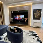 Queens Luxury Tirana