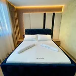 Queens Luxury *