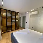 Queens Luxury *