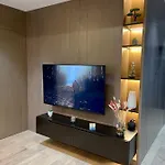 Queens Luxury * Tirana