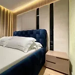 Queens Luxury *