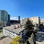 Queens Luxury * Tirana