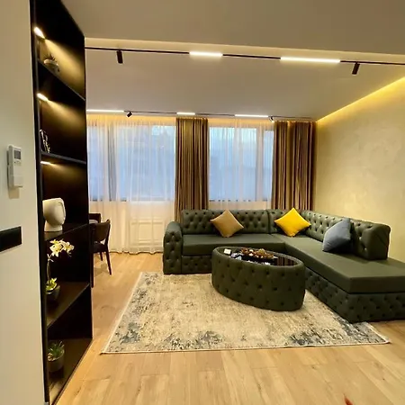 Queens Luxury