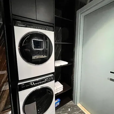 Queens Luxury * Tiran