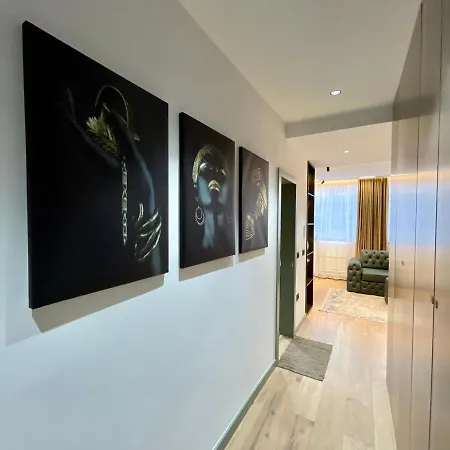 Queens Luxury Apartamento *