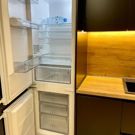 Queens Luxury Apartamento *
