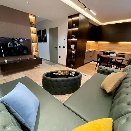Queens Luxury Apartman Tirana