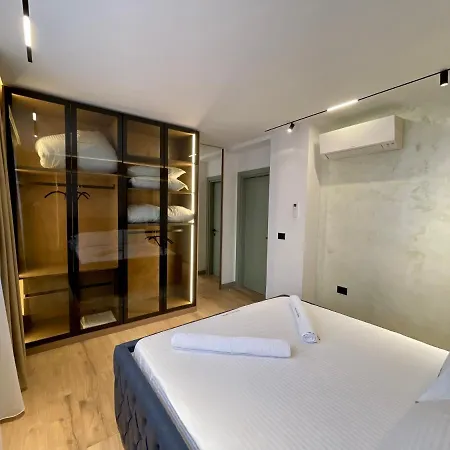 Queens Luxury *