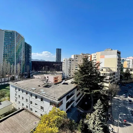 Queens Luxury * Tirana