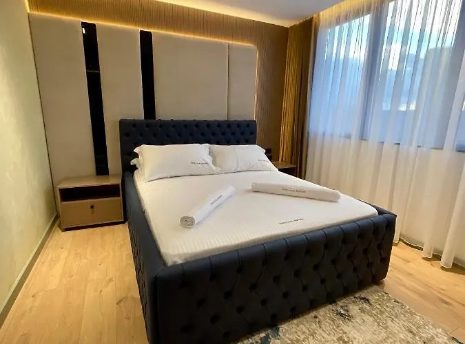 Queens Luxury * Tirana