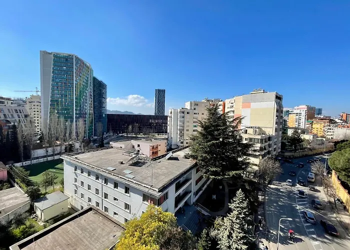 Queens Luxury * Tirana